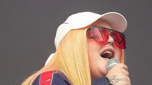 QUELLE CHANTEUSE VA ENFIN SORTIR SON PREMIER ALBUM ?